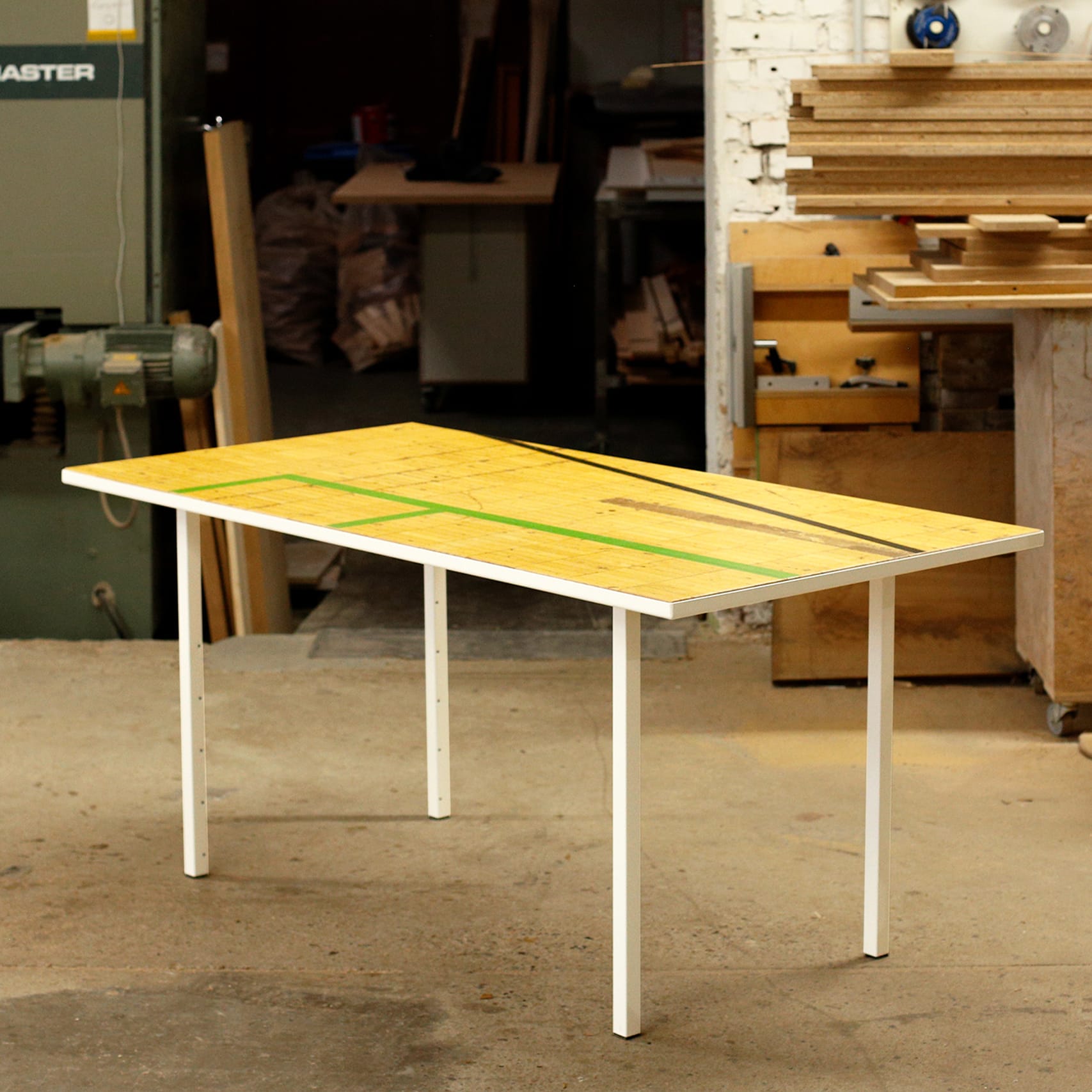 Rückbau des Turnhallenbodens der Sporthalle am Königshügel - Duplicate