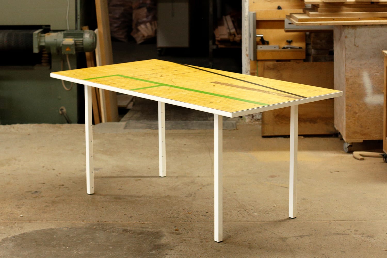 Rückbau des Turnhallenbodens der Sporthalle am Königshügel